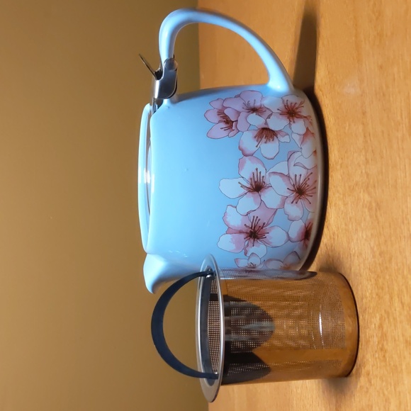 Single serving Blue Sakura teapot with strainer - Picture 3 of 6